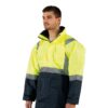 Parkas em poliéster disponíveis em amarelo refletor e azul marinho