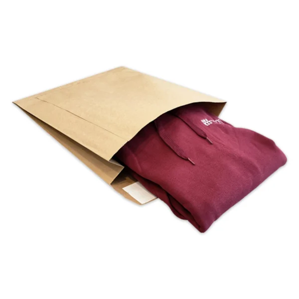 Os envelopes de papel para ecommerce permitem o transporte de objetos com algum volume como por exemplo vestuário.