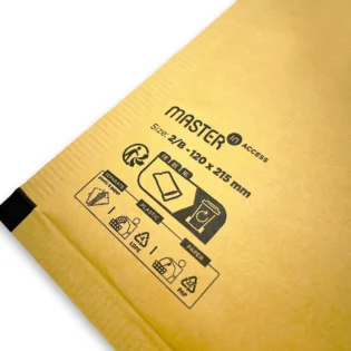 Envelope almofadado Master In 2/B, 120x215 mm, com instruções de separação para reciclagem.