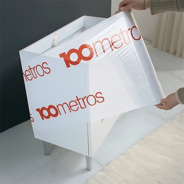 Embalamento de produto com filme personalizado e logo 100 metros
