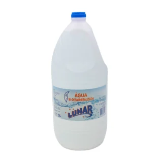 Garrafa de 5L de água bi-desmineralizada da marca LUNAR com tampa azul.