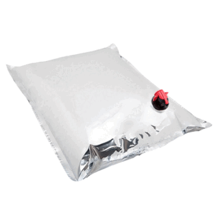 Saco para armazenamento e transporte de líquidos cheio, com abertura em vermelho.