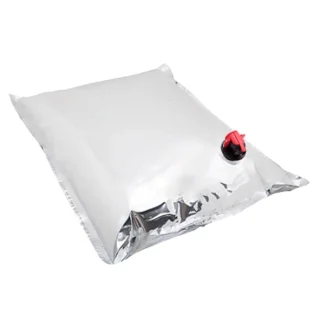 Saco para armazenamento e transporte de líquidos cheio, com abertura em vermelho no centro.